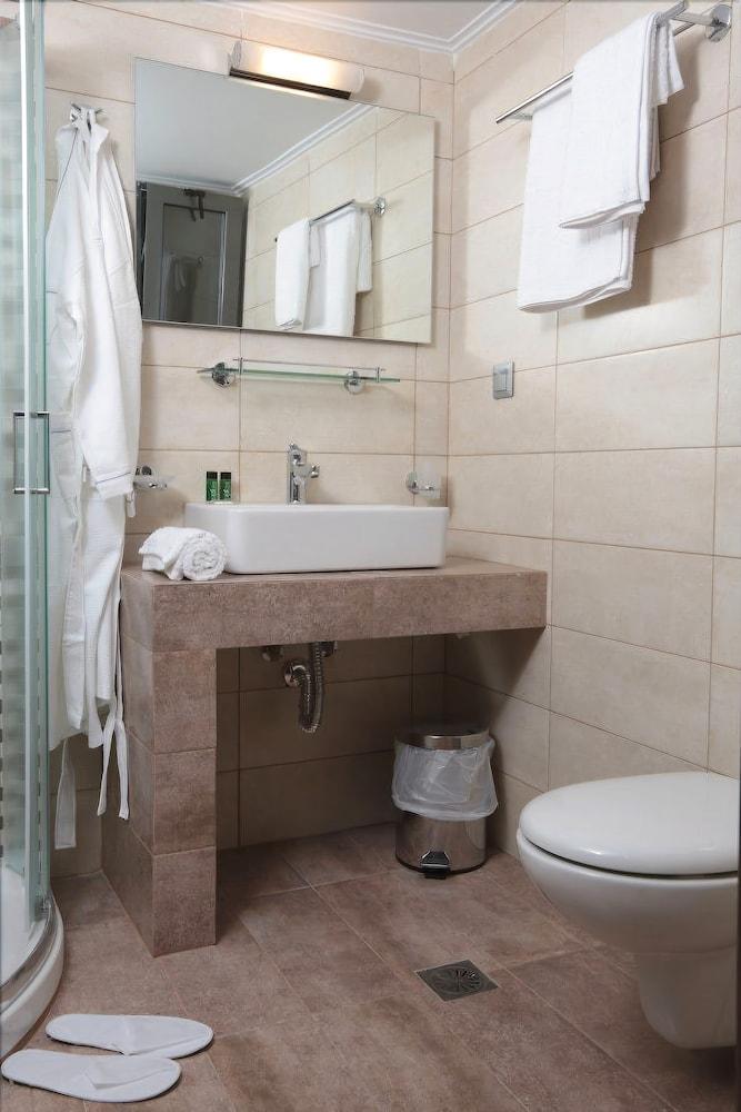 Meni Apartments Атина Екстериор снимка