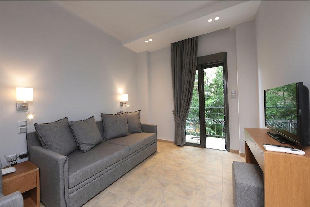 Meni Apartments Атина Екстериор снимка