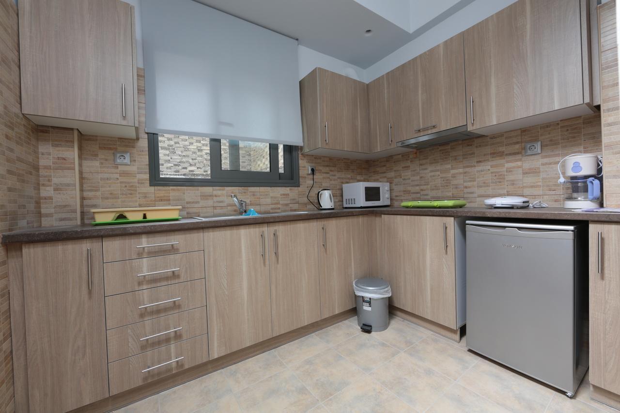 Meni Apartments Атина Екстериор снимка