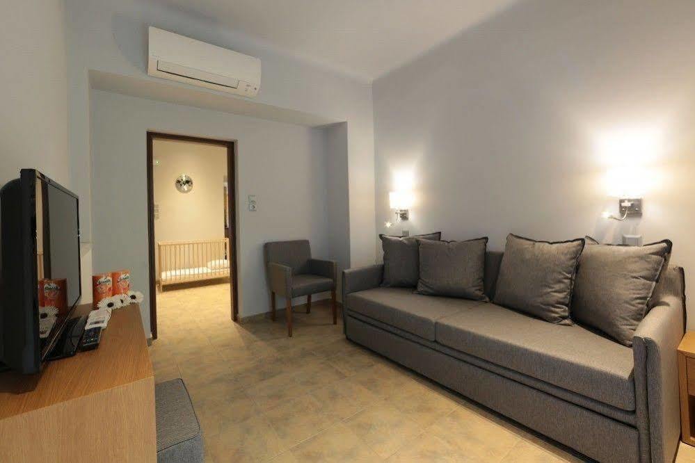 Meni Apartments Атина Екстериор снимка